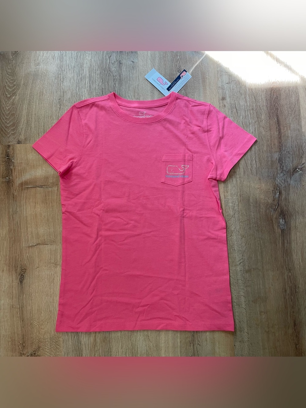 New women’s Vineyard Vines Pink Pocket Tee